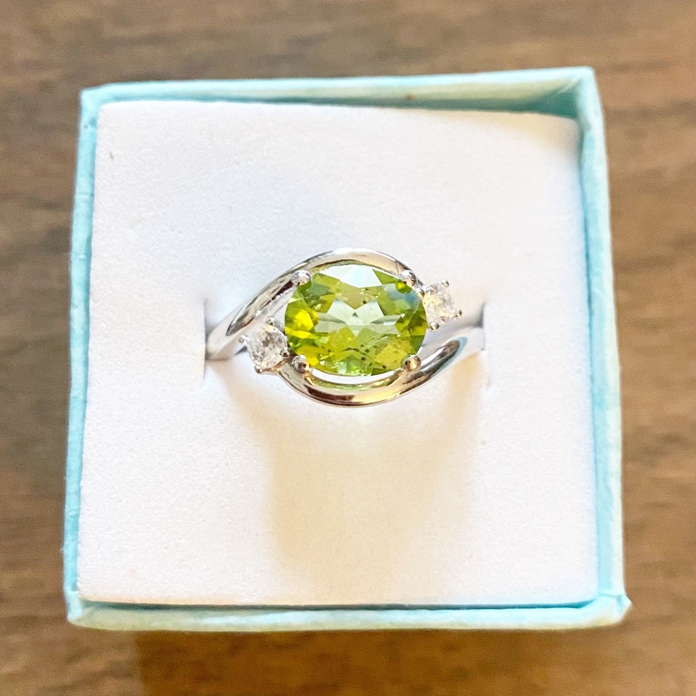 2.22ctw Peridot & Diamond Cut White Sapphire